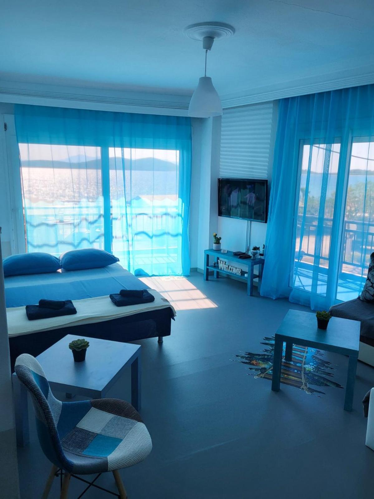 Upper Deck Apt. Apartman Néa Péramos Kültér fotó